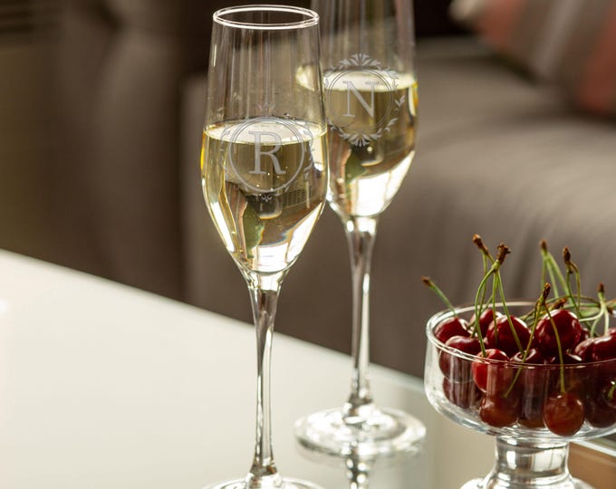 Customized Champagne Flute Glasses – Personalized Toasting Glasses, 6.5 oz