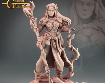 32mm Female Druid Miniature by Galaad Tabletop D&D Fantasy Resin Printed