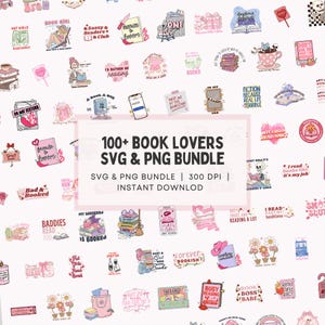 Puede incluir: Un conjunto de gráficos SVG y PNG con temática de libros, en rosa y blanco. La imagen incluye varias ilustraciones con texto como "Book Girl" y "I'd Rather Be Reading". El texto central dice "100+ Book Lovers SVG & PNG Bundle."
