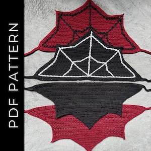Może przedstawiać: Szydełkowe topy w kolorze czerwonym i czarnym, z białymi akcentami. Topy ułożone są w warstwowy wzór. Tekst "PDF PATTERN" jest wydrukowany pionowo po lewej stronie obrazu.