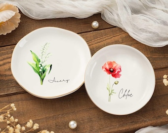 Personalized Birth Flower Trinket Dish | Custom Ring Dish | Bridesmaid Proposal Gift | Watercolor Flower Jewelry Holder | Mother's Day Gift