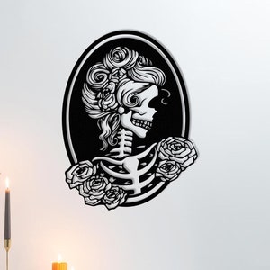 Decoración de pared de calavera, arte de pared de Halloween, estatua de calavera gótica, arte de pared de metal, regalo de Año Nuevo, regalo de Halloween, calavera con flores, póster de terror