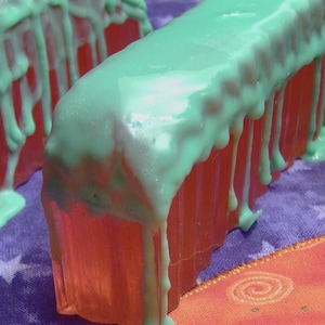 Halloween Soap: Berry Bewitching Brew - Fruity Fall Scent