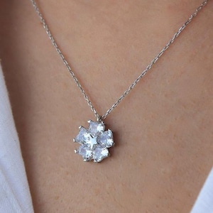 Dainty Sterling Silver Mini Heart Flower Necklace: Zircon Pendant,Special Occasions And Everyday Silver Jewelry,Gift For Her,Jewelry Gifts