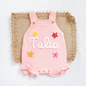 Hand-Embroidered NAME Knit Ruffle Romper, Custom Baby Onesie Ruffles, Birth Announcement for Baby Girl, Cake Smash Outfit, 1st Birthday Gift