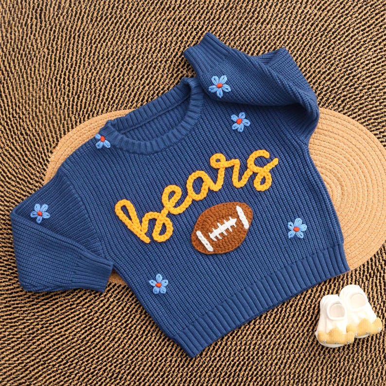 Suéter de fútbol bordado, suéter deportivo personalizado, atuendo para niños y jóvenes, regalos divertidos de fútbol, regalo personalizado para bebé. imagen 10