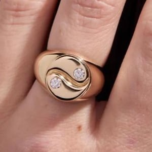 14k Gold Yin Yang Lab Diamond Ring| Modern Spiritual Jewelry | Unique Gold Statement Ring | Round Signet Ring | Chunky Ring | Gift For Her