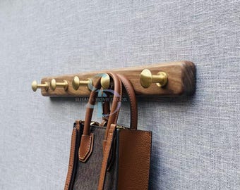 Handgefertigte Walnuss Shaker Schiene: Vintage Messing Garderobe