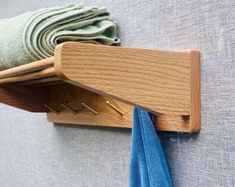 Handgemaakt eikenhouten handdoekenrek voor aan de muur, messing haken, ademend ontwerp, waterbestendige afwerking