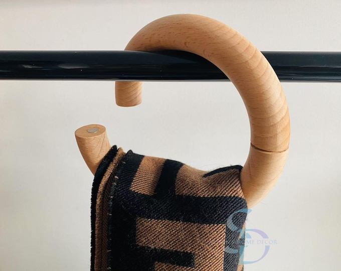 Magnetic Beech Wood Scarf Hook: Donut Ring Organizer