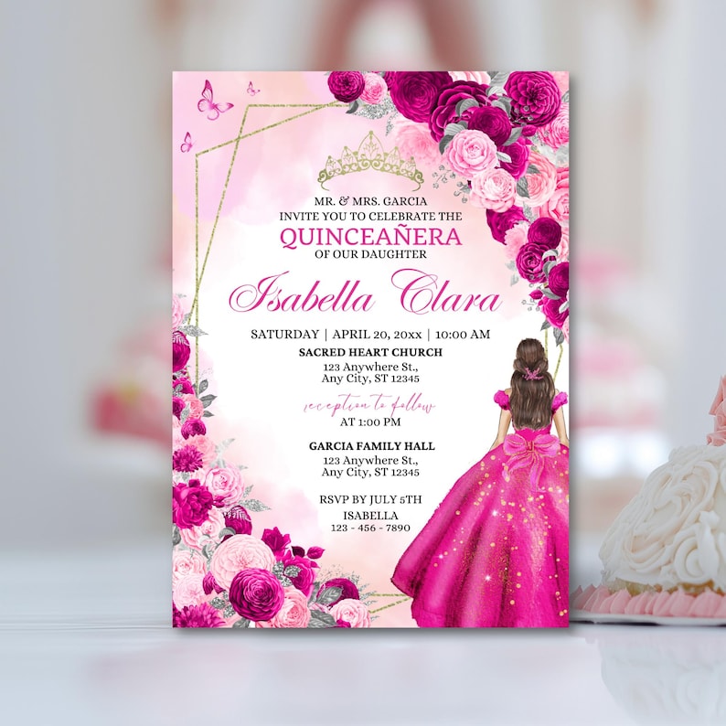 Może przedstawiać: R&oacute;żowe i złote zaproszenie na Quincea&ntilde;era z kwiatowym wzorem i sylwetką dziewczyny w r&oacute;żowej sukni. Tekst brzmi "MR. & MRS. GARCIA INVITE YOU TO CELEBRATE THE QUINCEA&Ntilde;ERA OF OUR DAUGHTER Isabella Clara SATURDAY | APRIL 20, 20xx | 10:00 AM SACRED HEART CHURCH 123 Anywhere St., Any City, ST 12345 reception to follow AT 1:00 PM GARCIA FAMILY HALL 123 Anywhere St., Any City, ST 12345 RSVP BY JULY 5TH ISABELLA 123-456-7890"