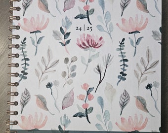 Personalized Planner 2025/Weekly Planner/December &#39;24-December &#39;25/Monthly Calendar/Meal Planning/Green Florals