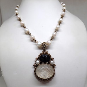 STEPHEN DWECK Signed Vintage Carved Onyx & Pearl Toggle Necklace