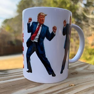 Tazza celebrativa del ballo di Trump, tazza da caffè MAGA, regalo divertente di Trump, regalo per la festa del papà di Trump, tazza da caffè grande di Trump, tazza di Donald Trump, tazza per papà