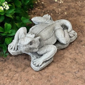 Concrete lizard backyard figure, Stone aquarium animal statue, Cement garden reptile sculpture, Solid yard art lizard decoration
