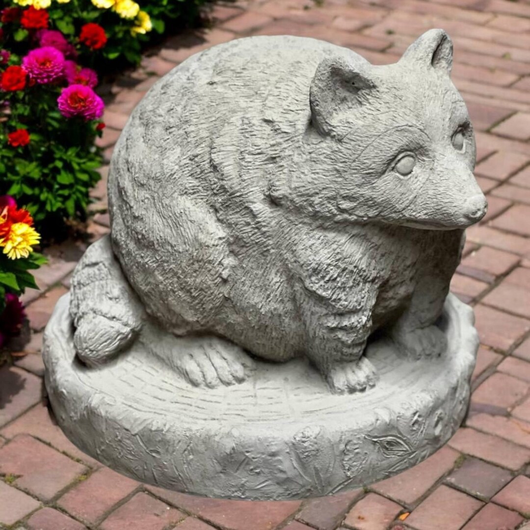 Concrete Raccoon, Yard Animal Decoration, Forest Raccoon on Base, Wild ...