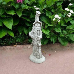 Garden snowman figure, Outdoor winter man sculpture, Concrete snowman statue, Yard decoration, Stone winter style, Garden ornament figurine