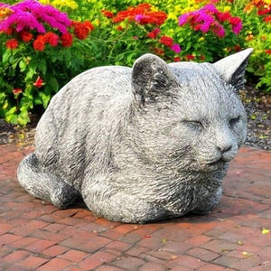 Concrete cat figurine, Lawn pet ornament, Yard cat sculpture, Garden pet decoration, Stone cat lover gift, Outdoor kitten statue