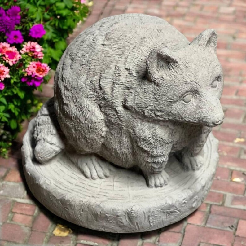 Concrete Raccoon, Yard Animal Decoration, Forest Raccoon on Base, Wild ...