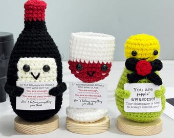 Adorabile set regalo composto da bicchieri da vino e bottiglia di champagne all'uncinetto - Piccoli promemoria quotidiani all'uncinetto, regalo di supporto emotivo, regalo per la festa della mamma, decorazione divertente