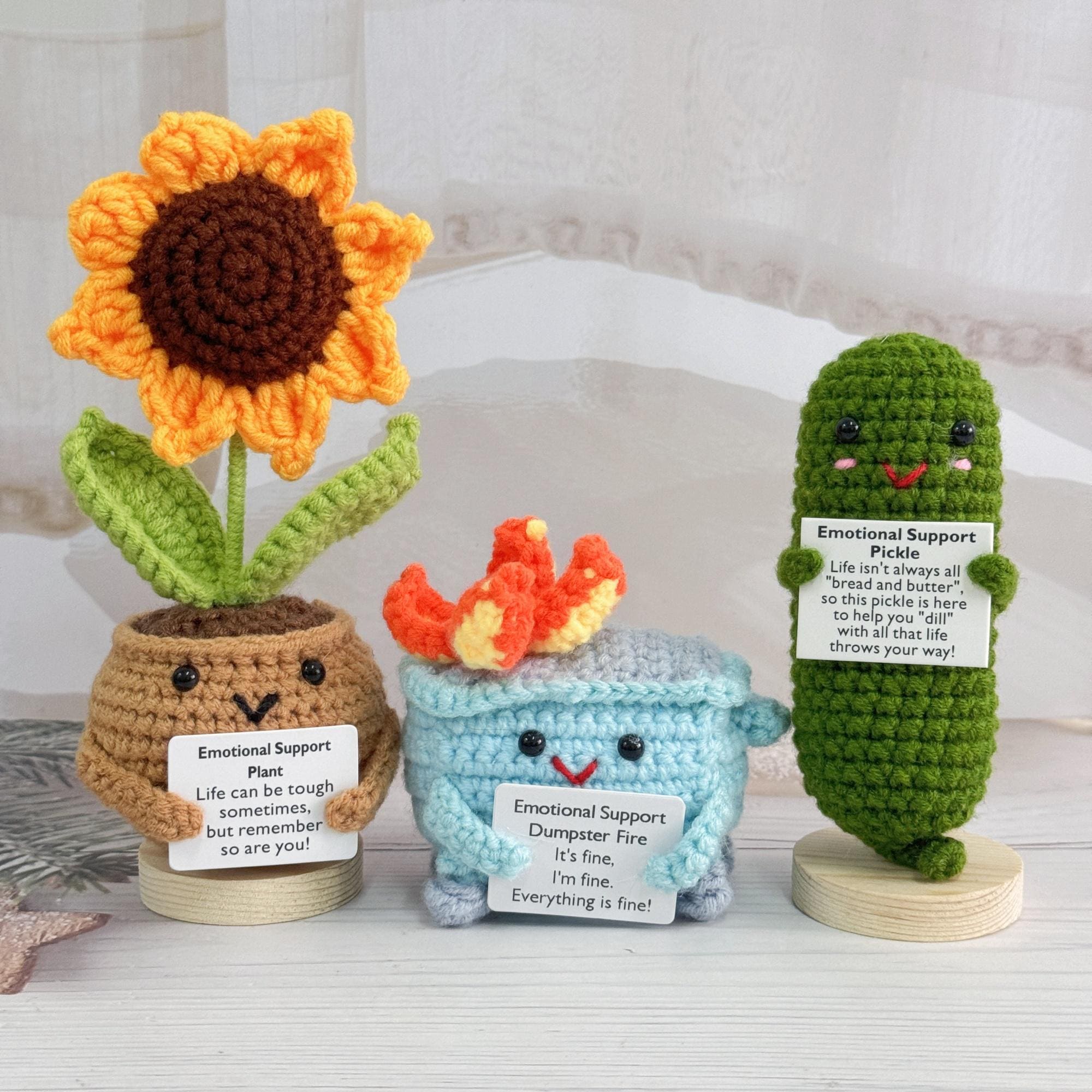 ぽぽぴ Doomsday / Fam-Bam Clicc 2枚セット Adorable Crochet Dumpster Fire/sunflower/pickle,emotional Support
