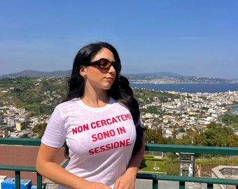Don't look for me, I'm in session - Personalized T shirt - ambulatory.creations