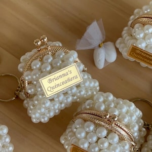 Gepersonaliseerde parel mini-tas sleutelhanger, kralen tashanger, huwelijksbedankje, Quinceañera cadeau