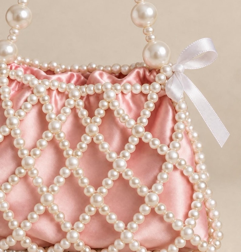 Handgjord pärlkuvertväska, rosa satinväska, present till brudgummen bild 4