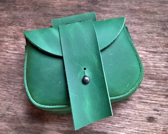 WITHY Compact Belt Pouch. No 4944. Emerald green.