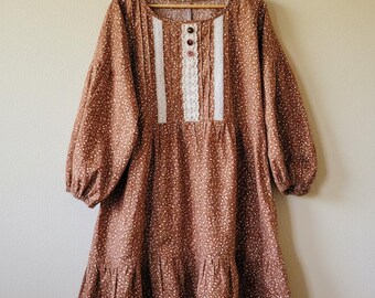 Meadow Dress – Floral Cotton | OOAK Oversized with Pockets - Tan ditsy floral No.5349