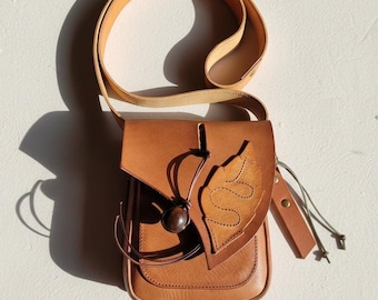 Cross body bag - Messenger – Handmade Leather – Cottagecore Forest Style - Owlsfoot No.5102
