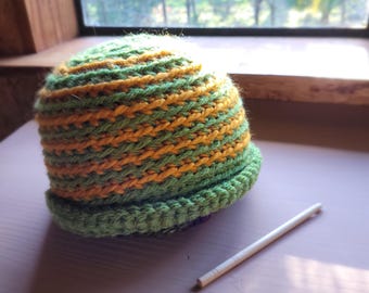 DODGER Chunky Bowler hat. Burnt orange / Green. 5060. Cottage Crochet. Handmade in England.