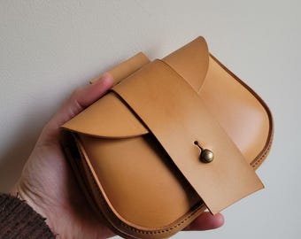 Belt Bag - Pouch – Handmade Leather – Cottagecore Forest Style - Withy - Bone Badalassi.