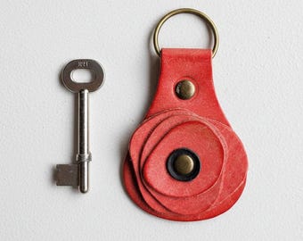 Flower Keyring, OOAK Leather Bag Charm, Handmade Key Fob, Rustic Cottagecore Gift - Rose antico