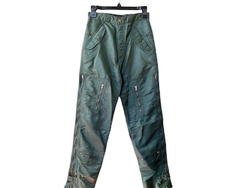 Pantalones de paracaídas con cremallera verde oliva de la colección Y2K de Bugle Boy Co USA