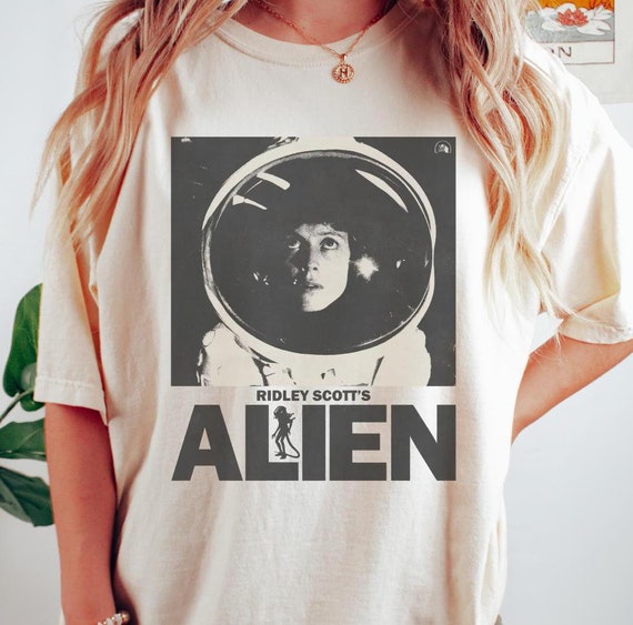 Vintage Alien T-Shirt Vintage Alien T-Shirt