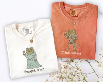 Camiseta de compromiso con estampado de rana, colores cómodos, camisetas a juego para parejas, camiseta con humor sarcástico sobre relaciones, regalo para anunciar el compromiso, camiseta para prometidos.