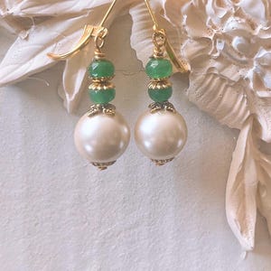 Orecchini in avorio, orecchini in perle di vetro, gioielli da sposa, orecchini da damigella d&#39;onore, orecchini bianco sporco, orecchini in agata verde, gioielli da sposa, pendenti
