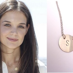 Collar inicial Carta Nombre de disco Collar Katie Holmes collar, plata celebridad collar personalizado mano sellada joyería venta al aire