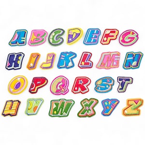 Parche bordado, termoadhesivo, pegamento, material para manualidades, bordado, letra, alfabeto, colorido, años 90, cursiva, negrita, lindo, divertido