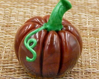 25-037A Miniature Glass Pumpkin by Hulet Glass, 1.25" x 1.5"  Halloween Gift, Autumn Table Décor, Caramel Gourd, Collectible Glass Sculpture