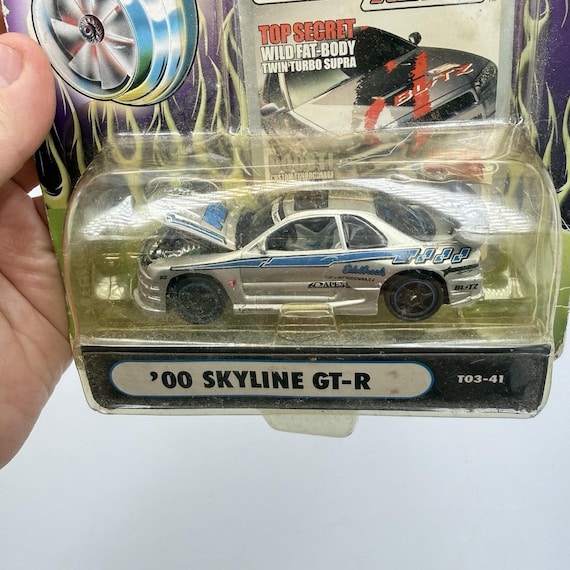 Muscle Machines Import Tuner 1/64 Scale T03-41 - 2000 Skyline GT-R