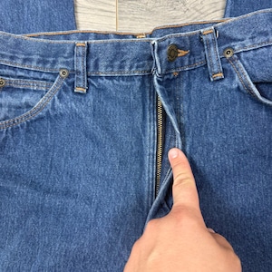Vintage Wrangler Mens Slim Fit High Rise Blue Denim Jeans 31x31 USA Made 84416 image 2