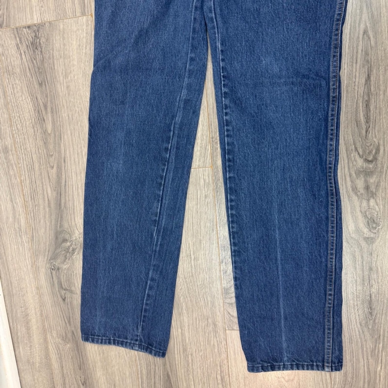 Vintage Wrangler Mens Slim Fit High Rise Blue Denim Jeans 31x31 USA Made 84416 image 6