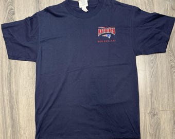 VINTAGE New England Patriots 90s Lee Sport Embroided Navy T-Shirt Size XL