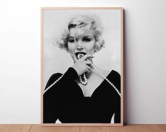 Marilyn Monroe-affisch: Ikonisk svartvit modefotografi