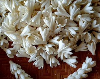 Cuentas de flores Kupaloke hechas de arcilla, nardos, lei hawaianos, fabricación de joyas en color blanco