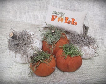 Small Primitive Pumpkin Bowl Fillers