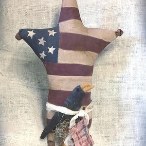Primitive Americana Star  with Crow/Painted Flag Star/Fourth of July/Primitive Decor/Summer/Gift/FAPM/Flagg/Crow