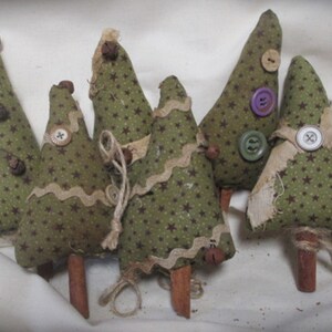 Christmas Trees, Green with Burgundy Stars Bowl Fillers/Ornaments/FAPM/Holiday Decor